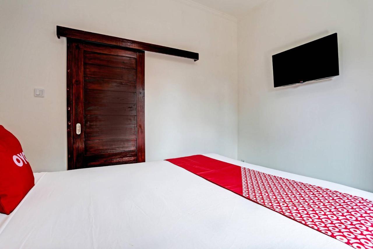 Oyo 91080 Kubu D&D Guesthouse 塞米亚克 外观 照片