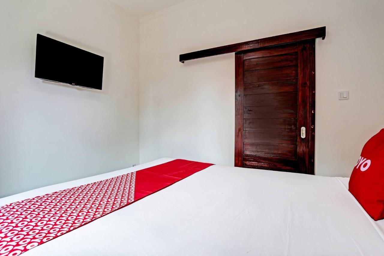 Oyo 91080 Kubu D&D Guesthouse 塞米亚克 外观 照片