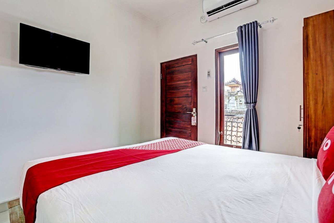 Oyo 91080 Kubu D&D Guesthouse 塞米亚克 外观 照片